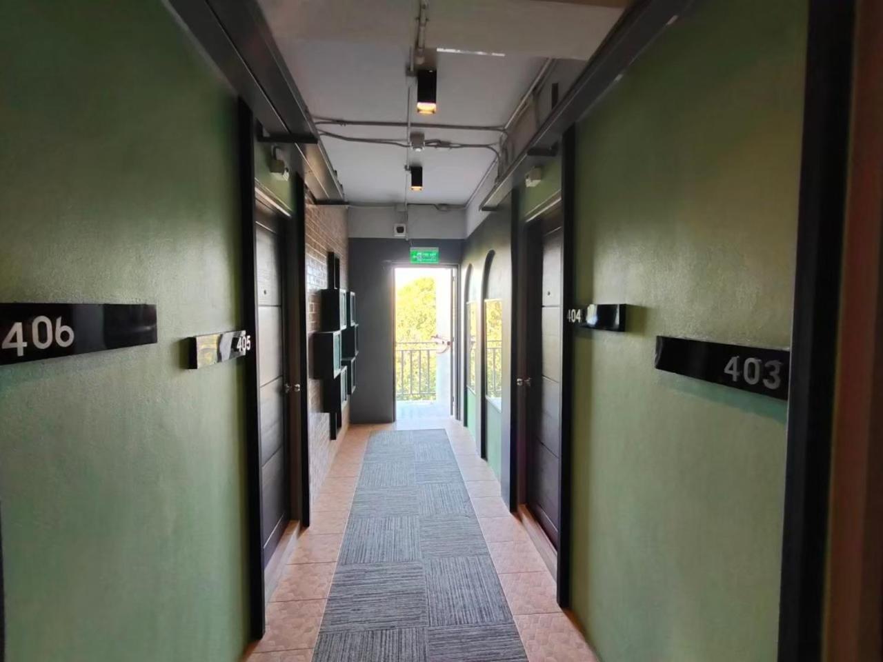 Qoo Hotel Бурирам Екстериор снимка